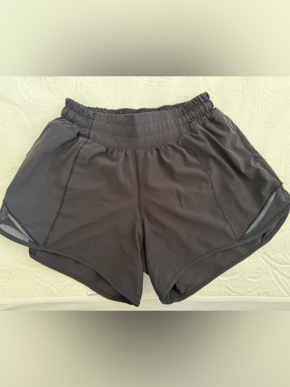 Lululemon Hotty Hot Low-Rise Lined Short 2.5 black size 2